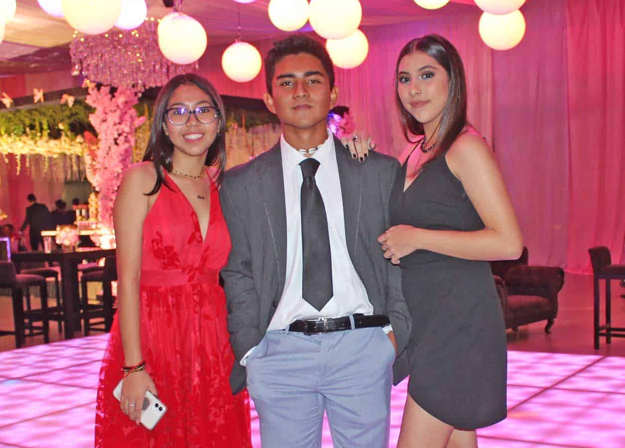 Paola, Mario y Shalia