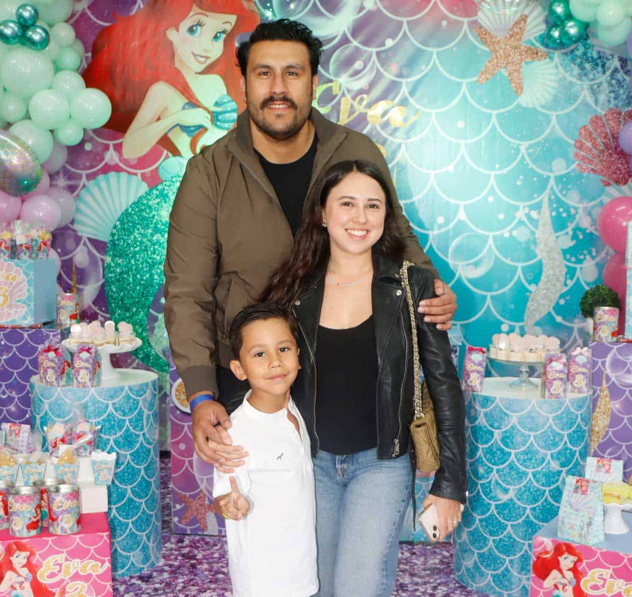 Manuel, Thelma y Manuel