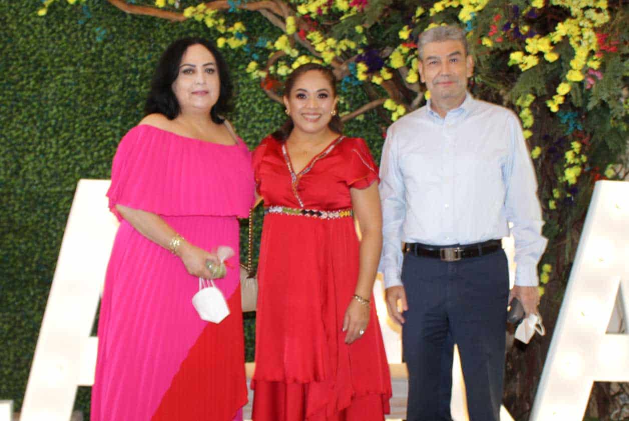 Desearon lo mejor a la cumplean~era
