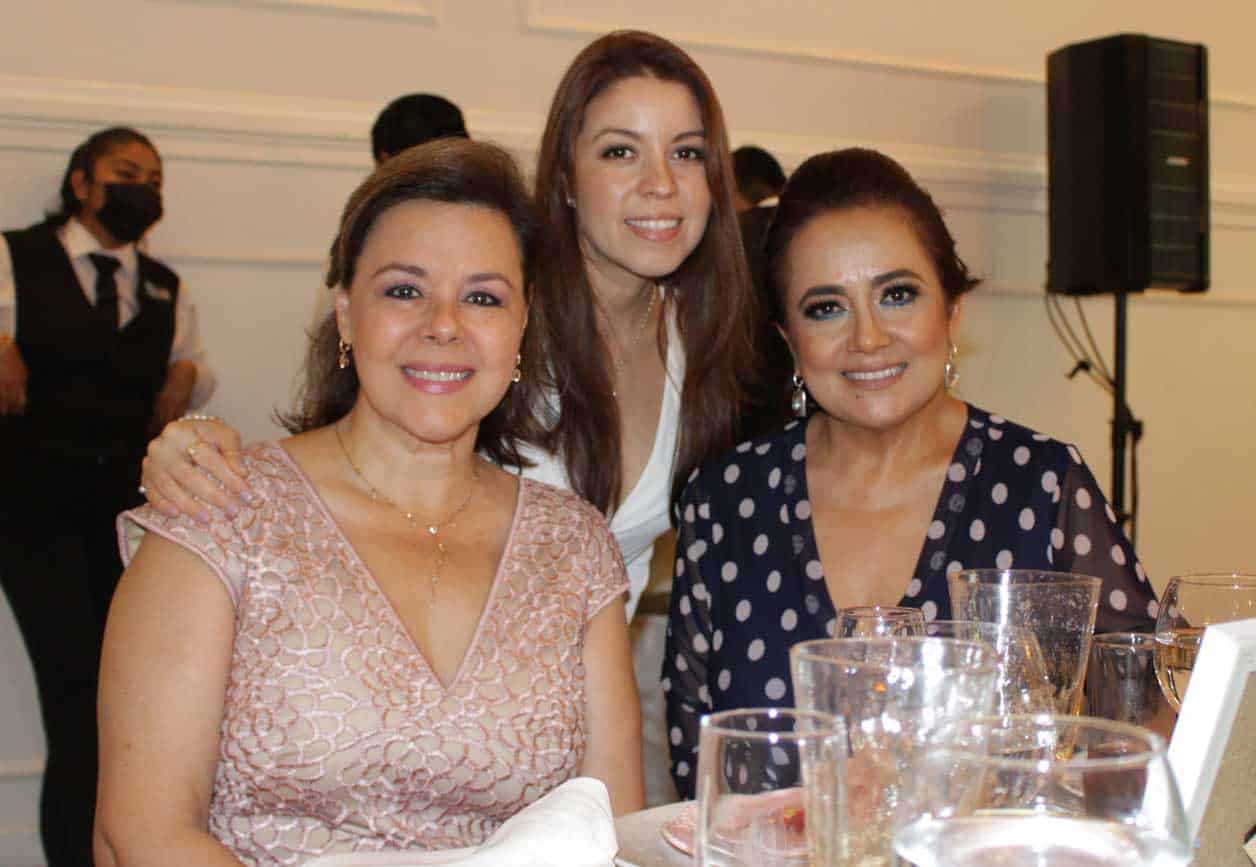 Tere, Alejandra y Olivia