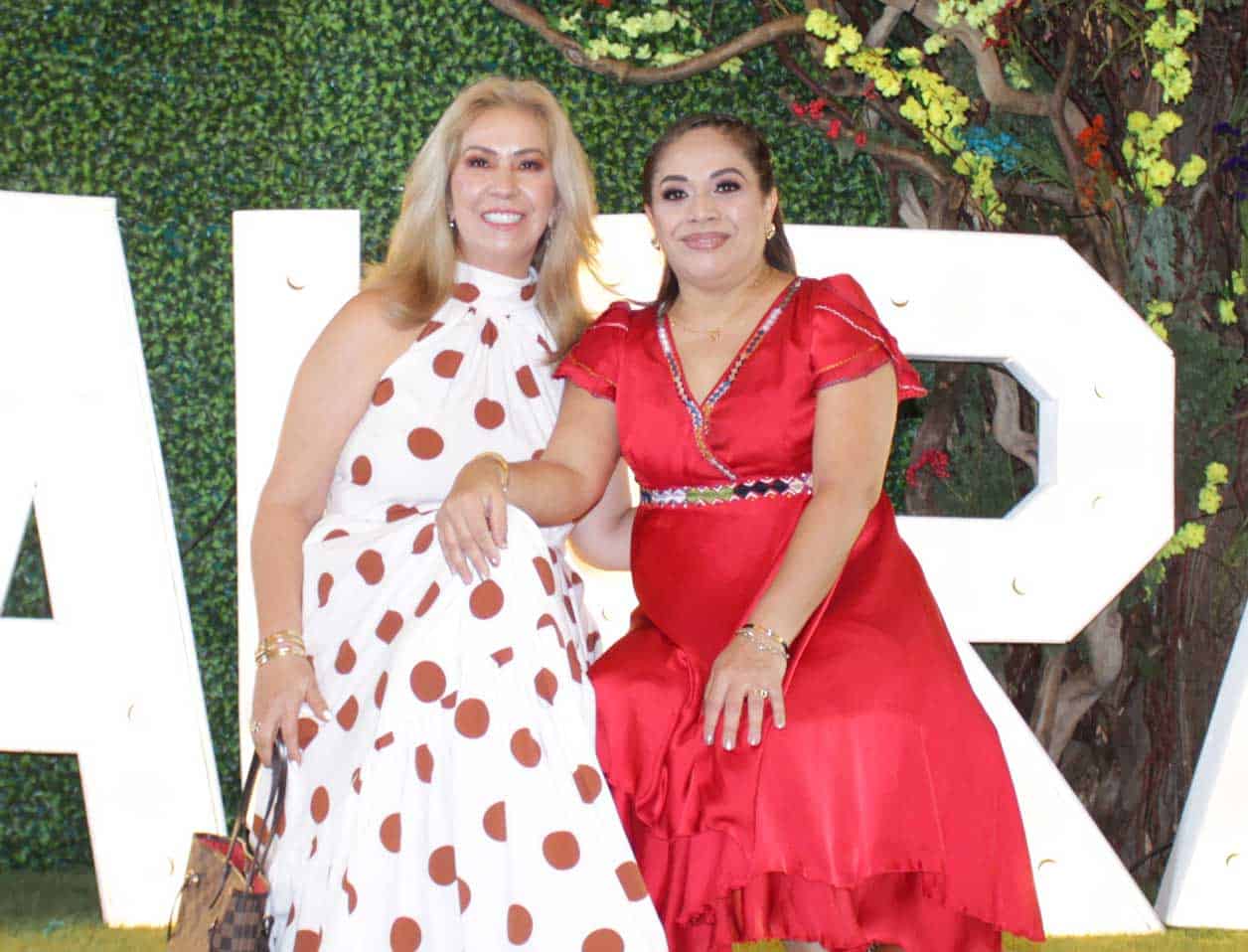 Mónica y Laura
