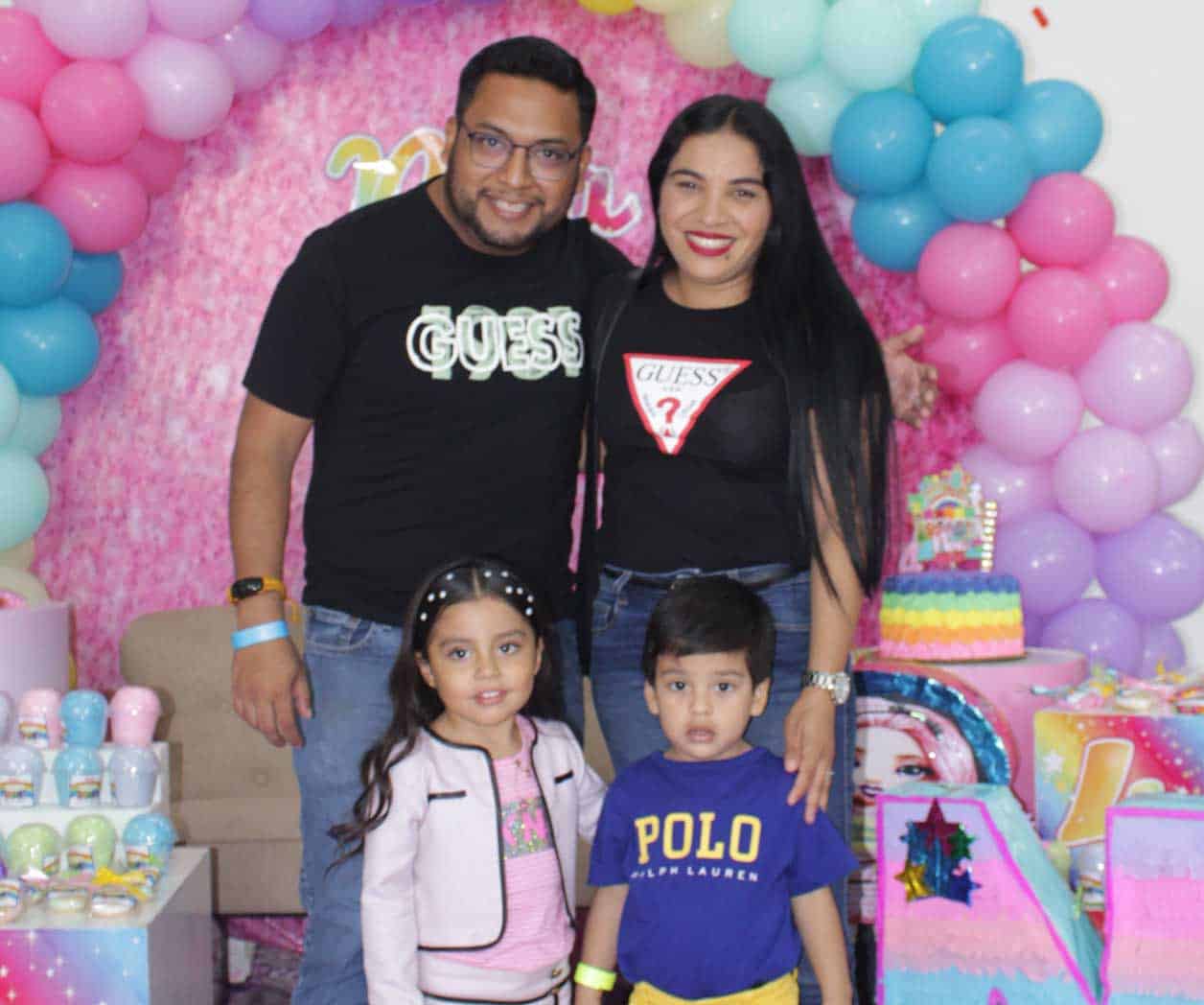 Apolinar, Anel, Noa y Bruno