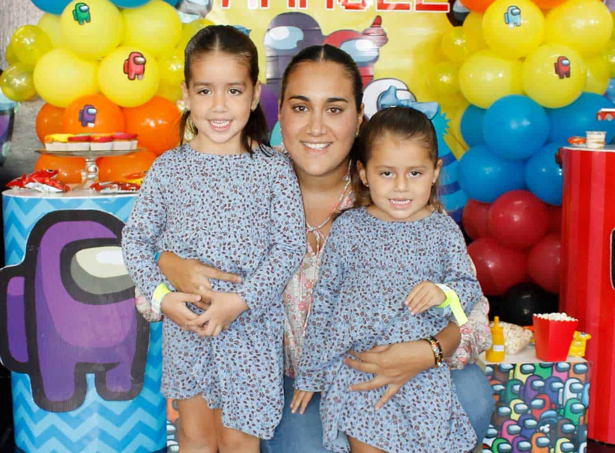 Caro con Mari´a y Natalia