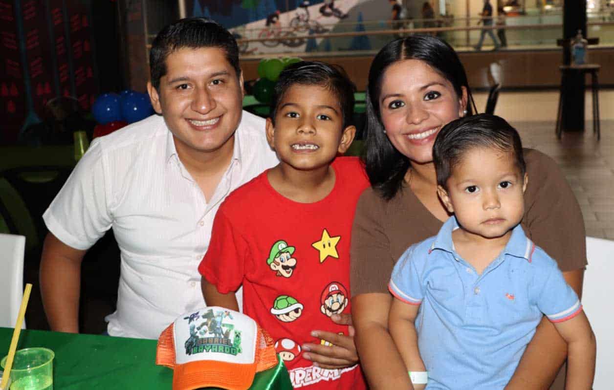 Luis Manuel, Luisito, Ninfa y Maximiliano