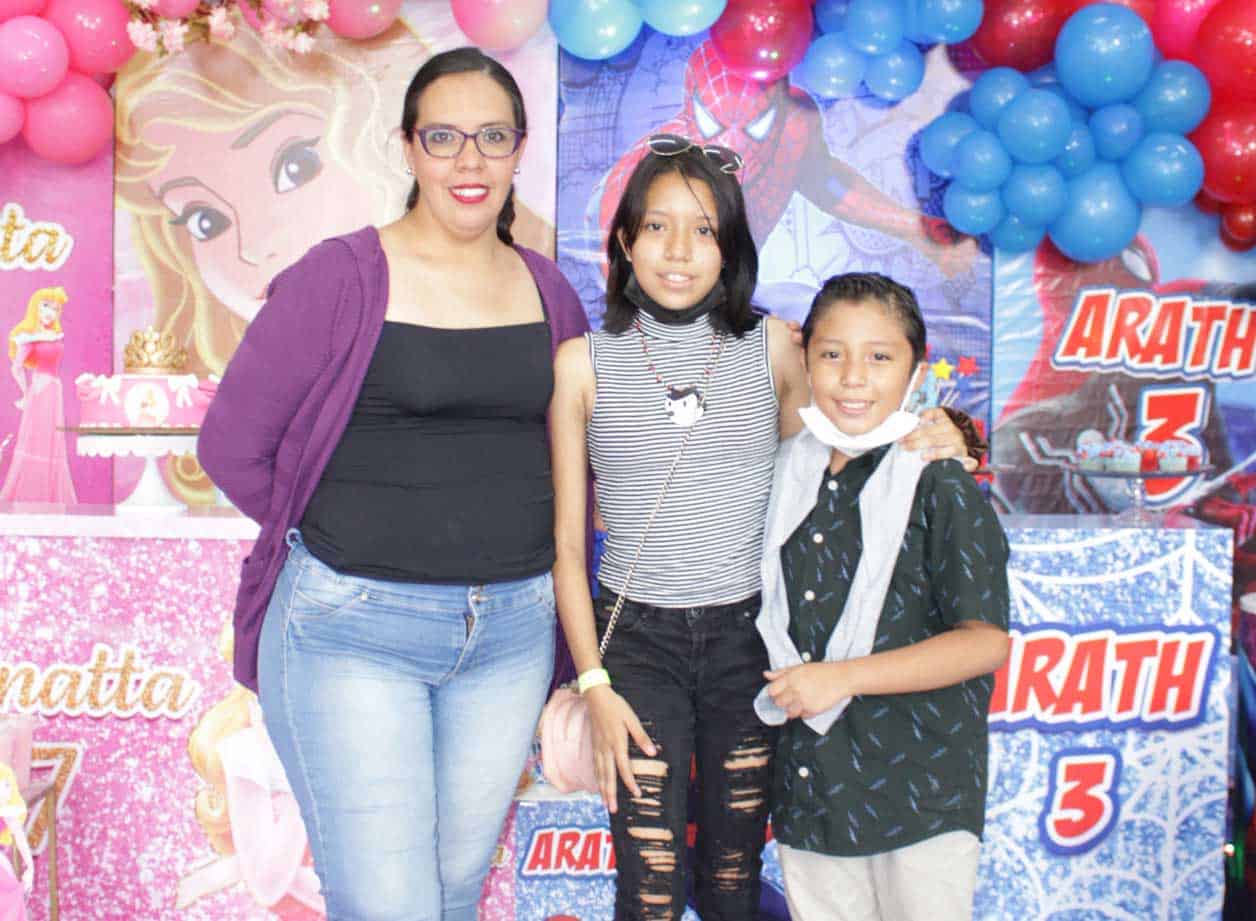 Lupita, Hannia y Aaro´n