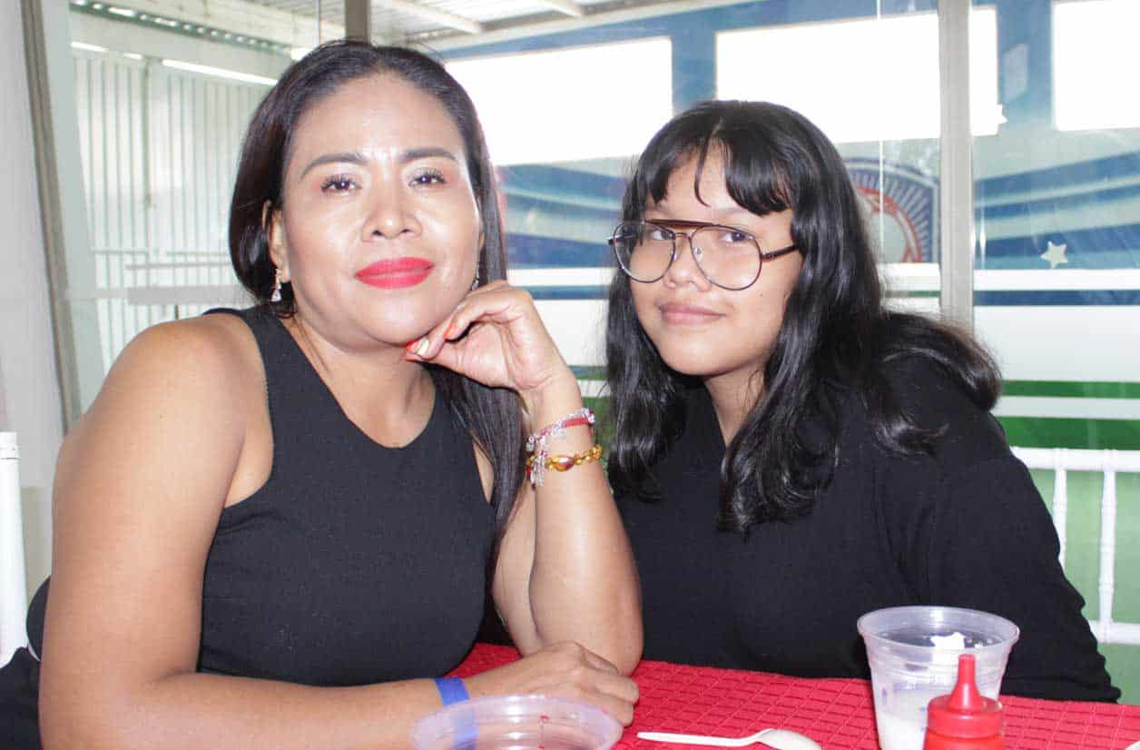Rosi y Camila