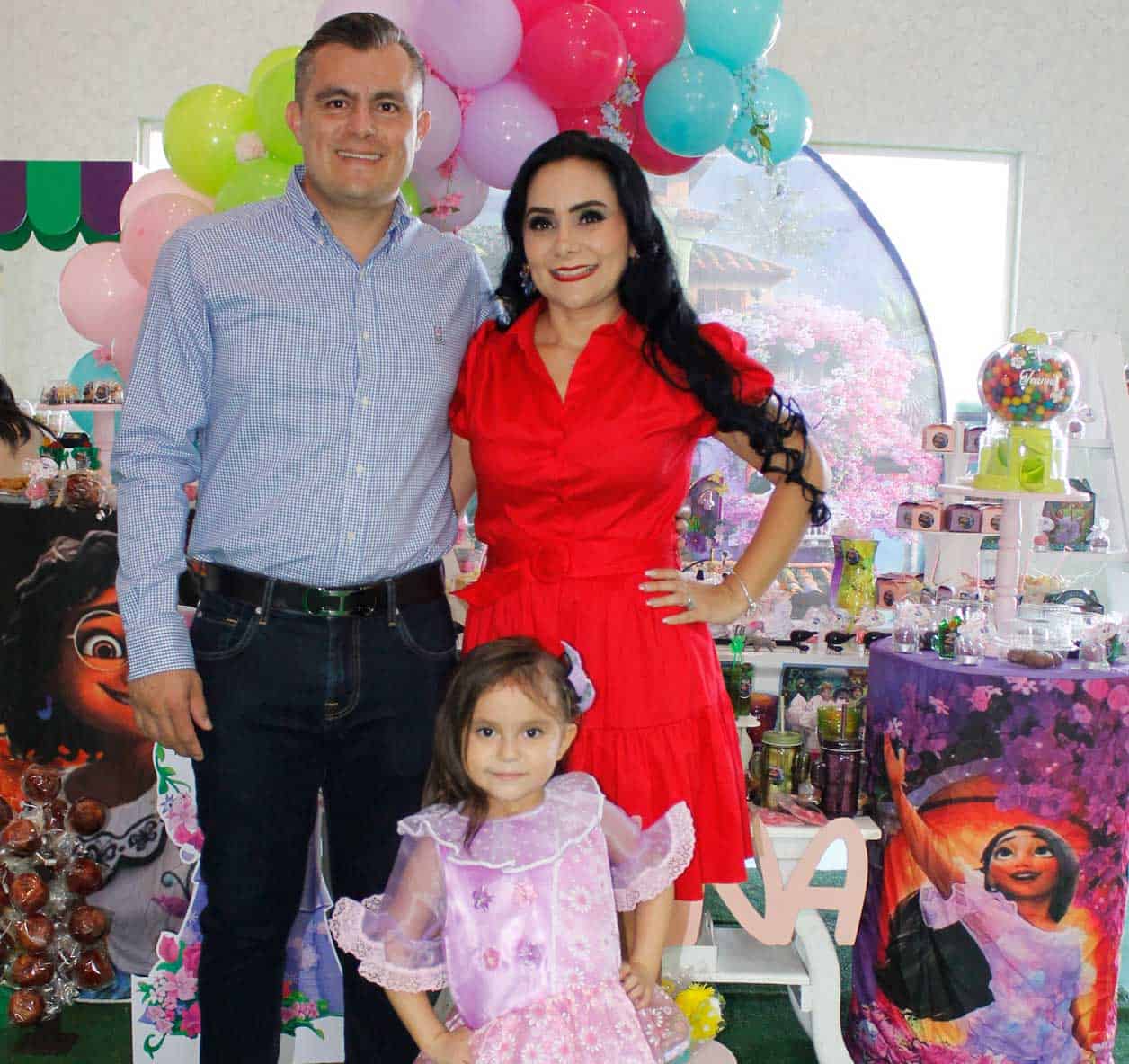 Ivanna con sus papa´s Pablo y Christian