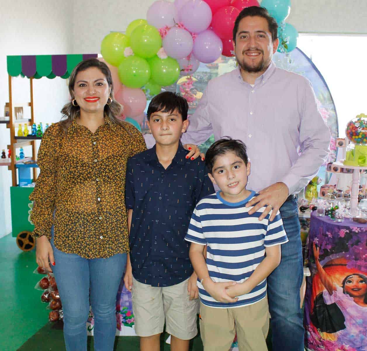 Geraldine, Sashiel, Kaleb y Pablo