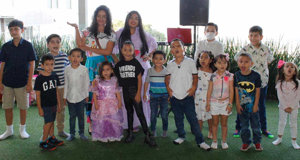 La foto del recuerdo con los amiguitos