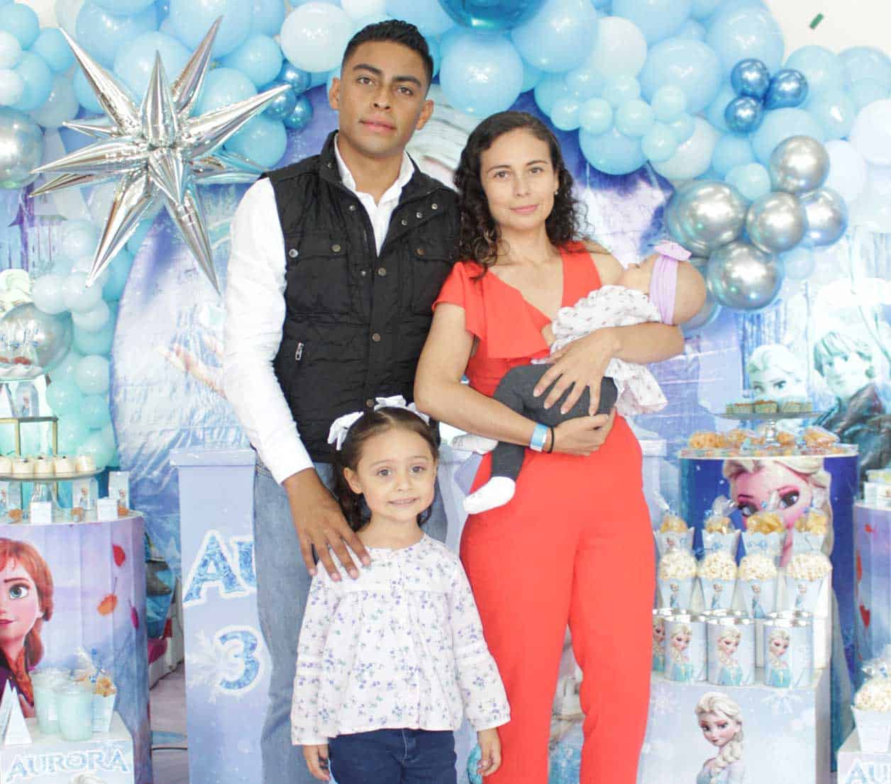 Desearon lo mejor a la cumplean~era
