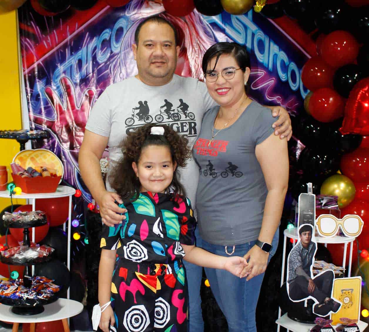 La cumpleañera con sus papa´s Luiz Adria´n y Patricia Alejandra