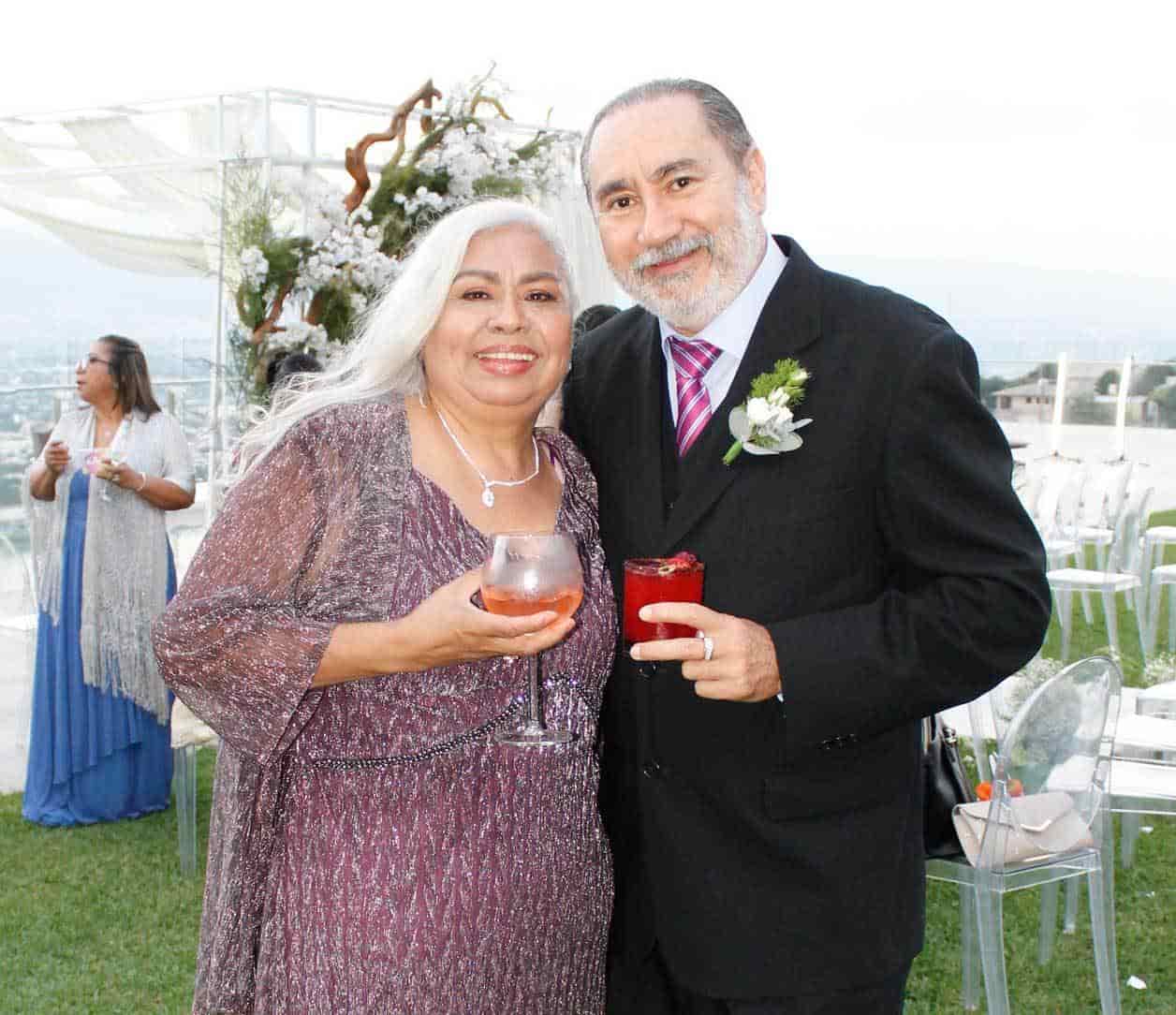 Mari´a Esther y Moise´s