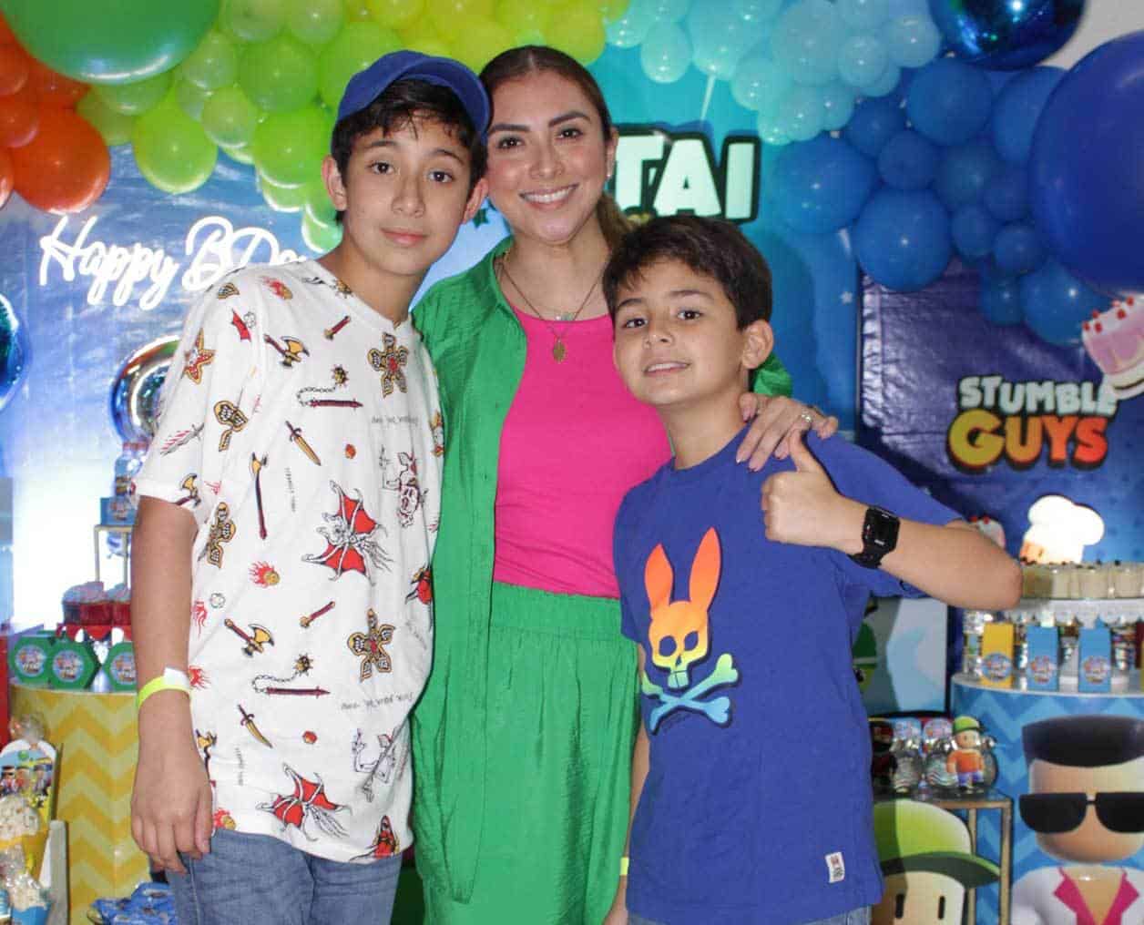 Mazdal con Jose´ y Emiliano