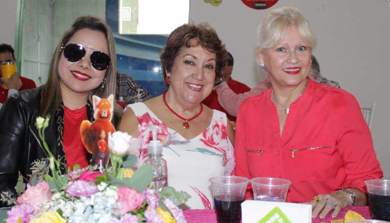 Claudia, Socorro y Suri