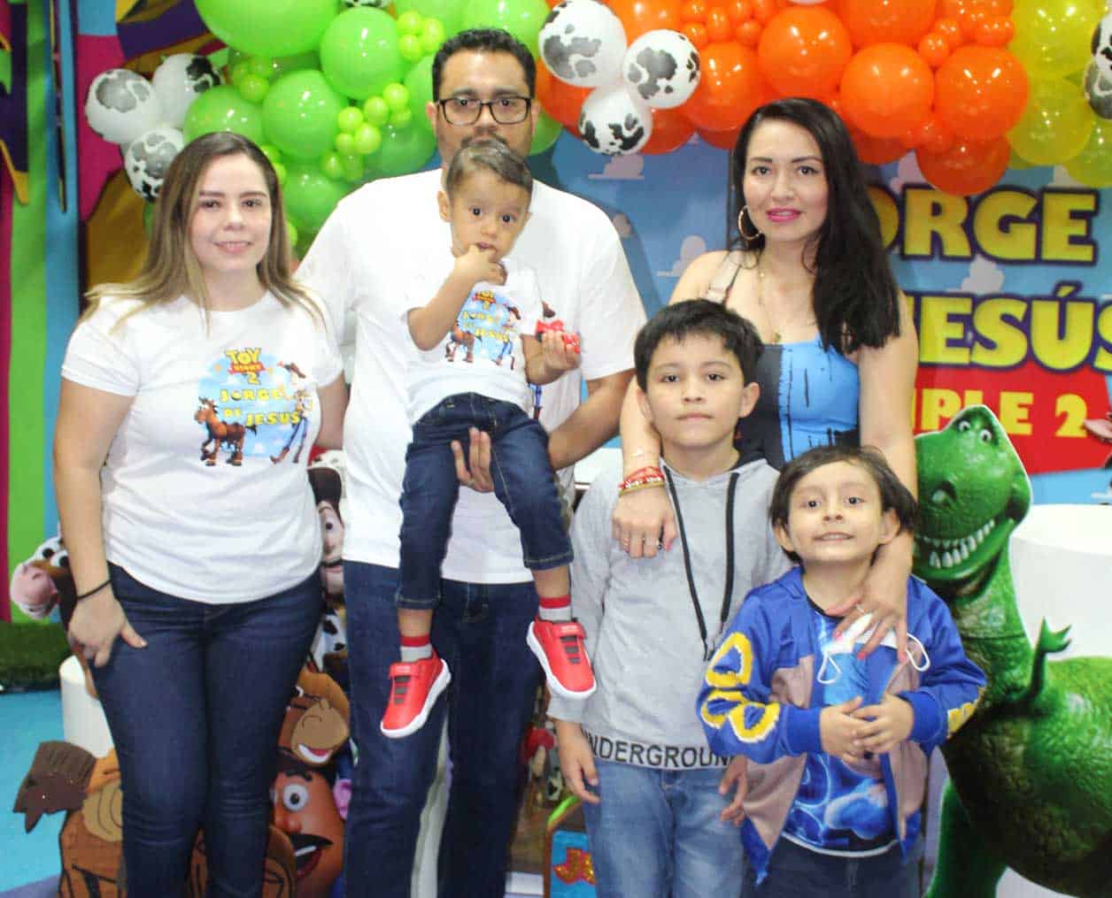 Sarai´ con Max y Miguel