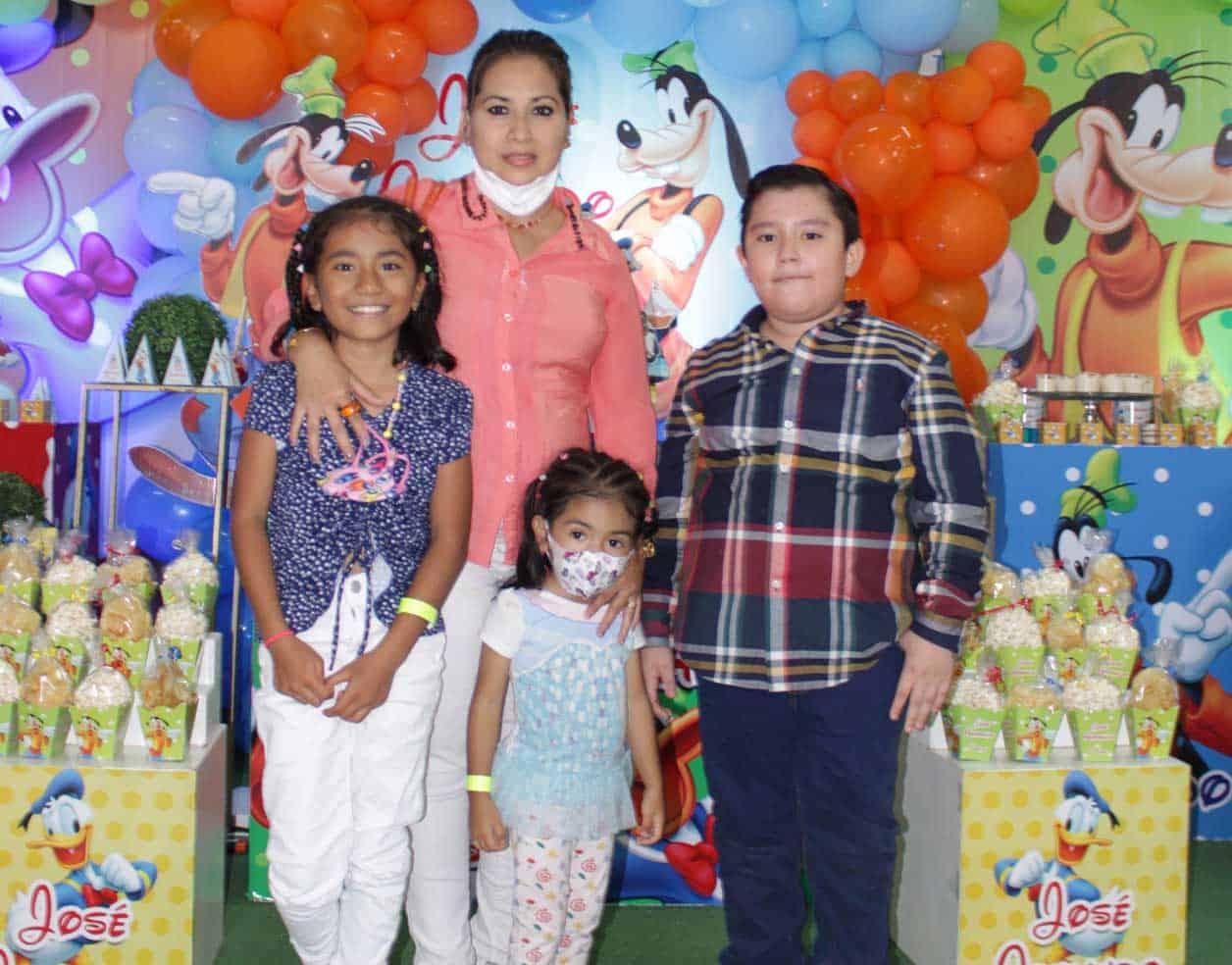 Diana, Yuridia, Sara y Jose´