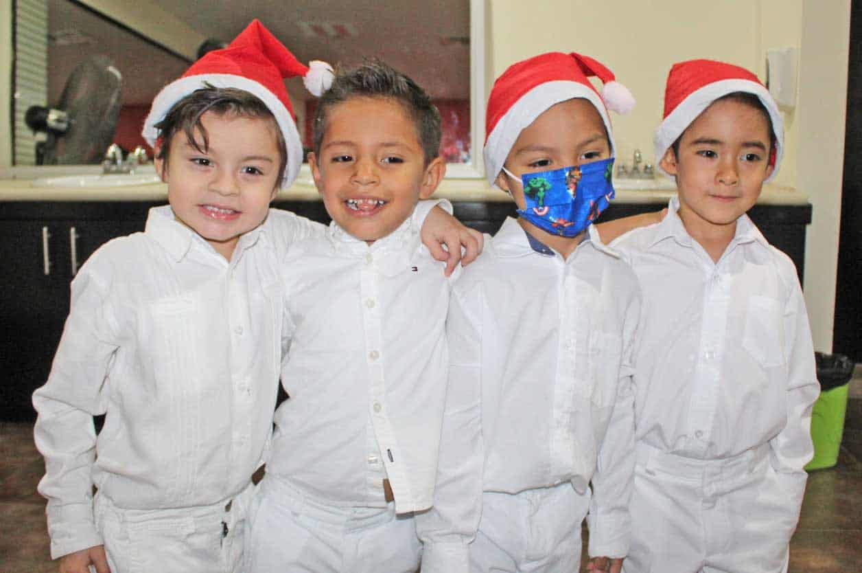 Jose´ con Gustavo, Rafael y Emilio