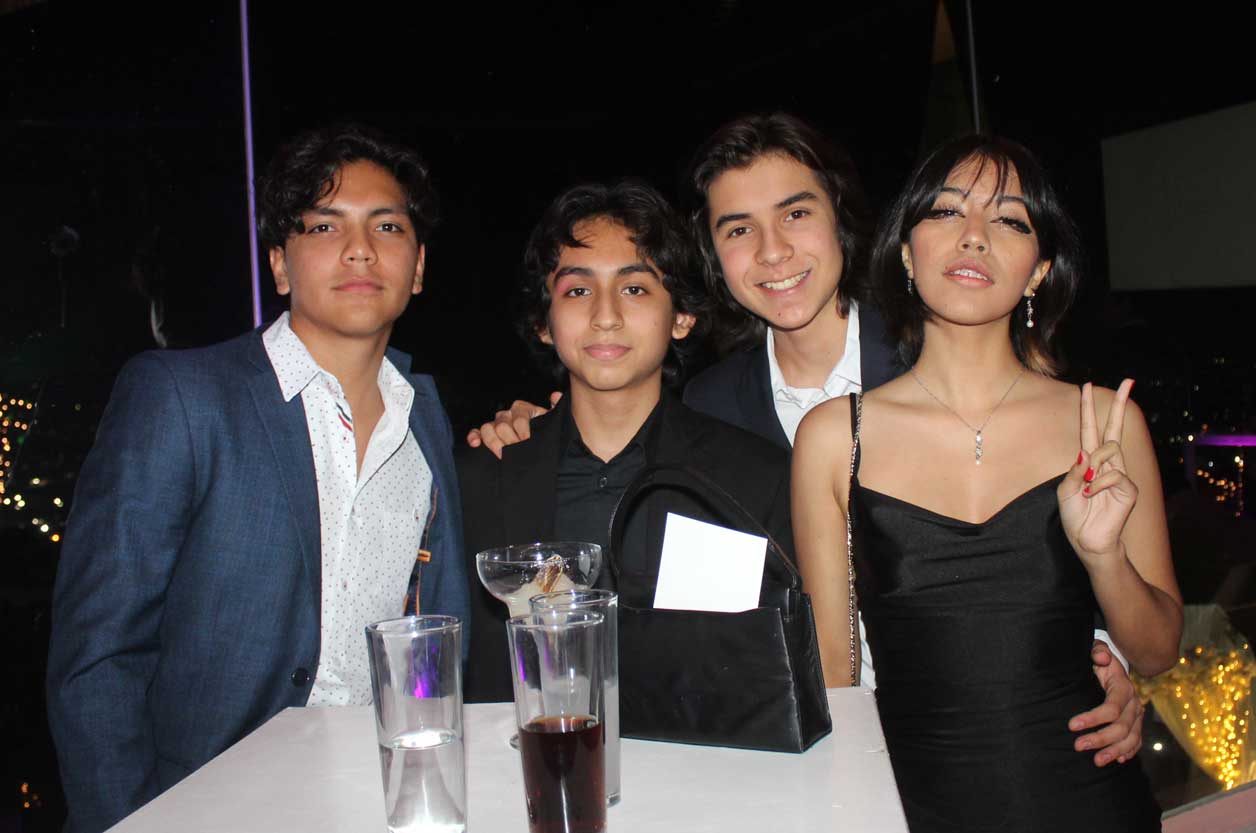 Jorge, Santiago, Ignacio y Camila