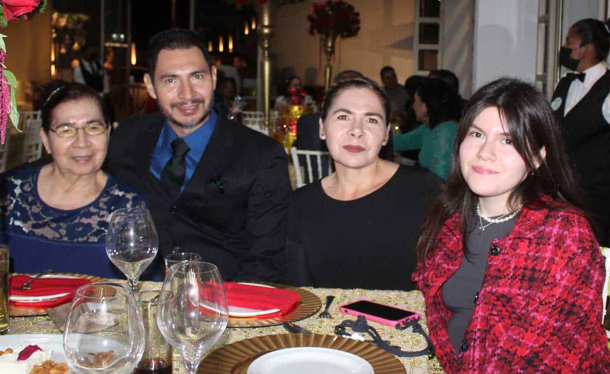 Lupita, Arnulfo, Roxana y A´ngela