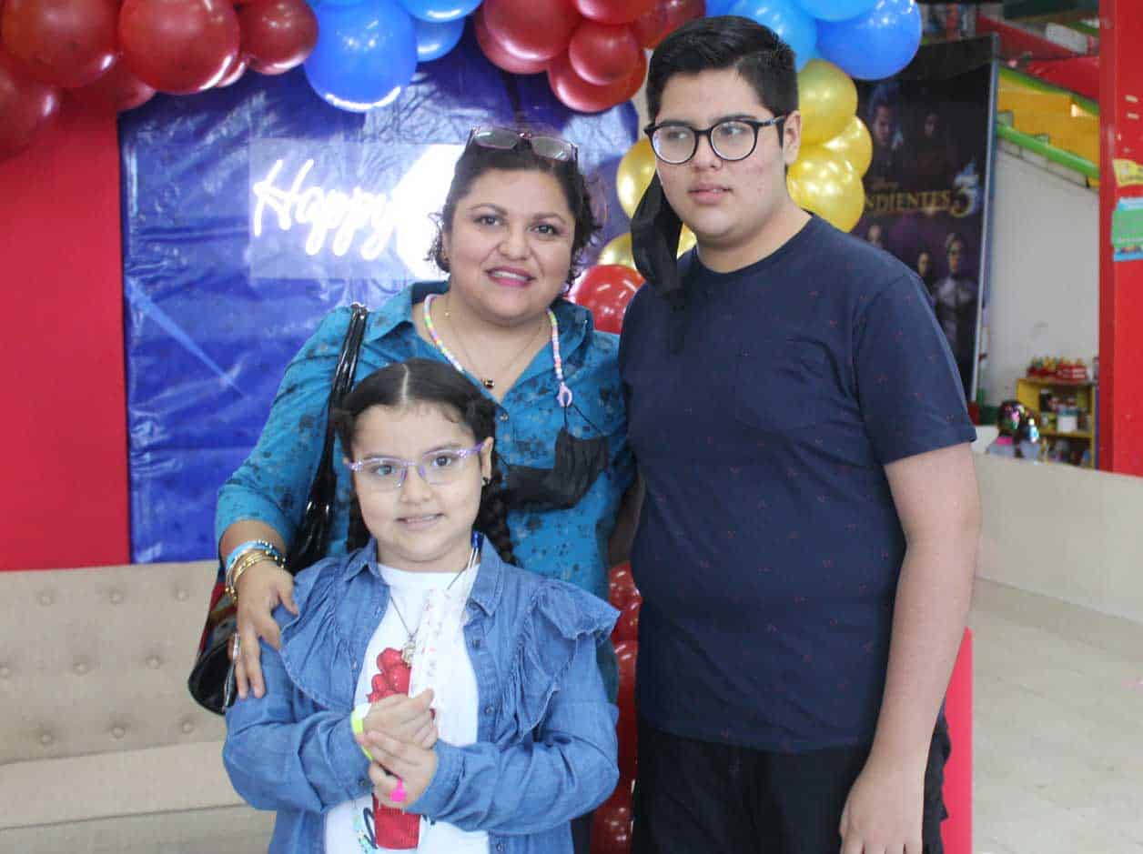 Nancy, Gabriel y Ana Cristina