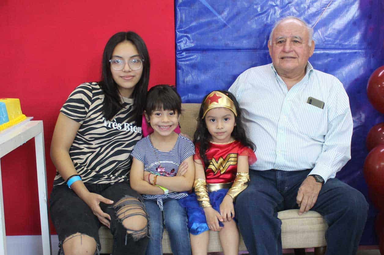 Majo, Mireya, Rebeca y Jose´ Luis