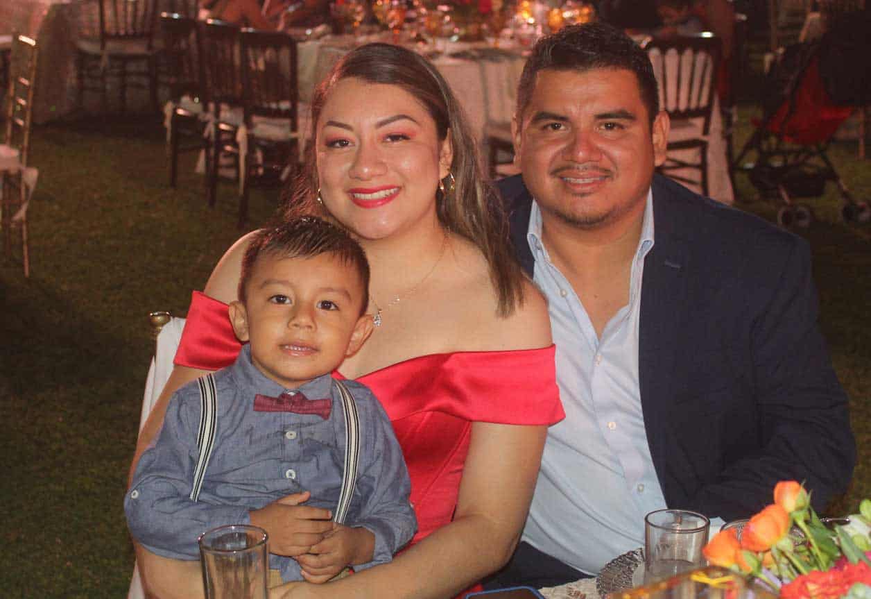 Alma Delia, Adrián y Adrián