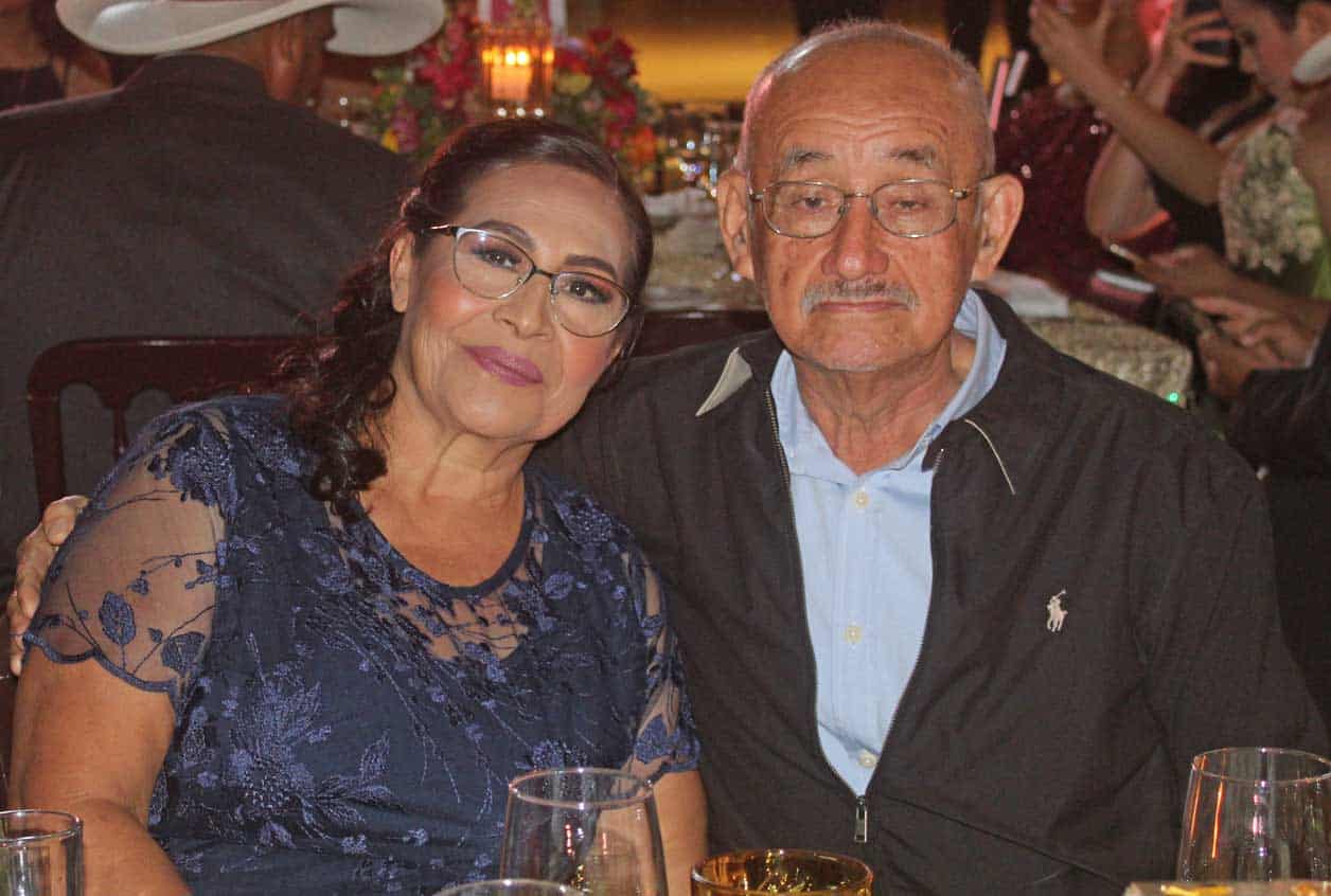 Elvia y Ariel