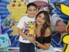 Emilio en compan~i´a de su mama´ Carolina