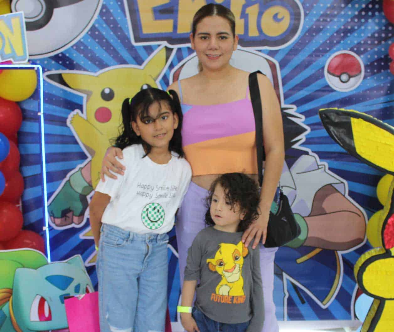 Maritza junto a sus hijos