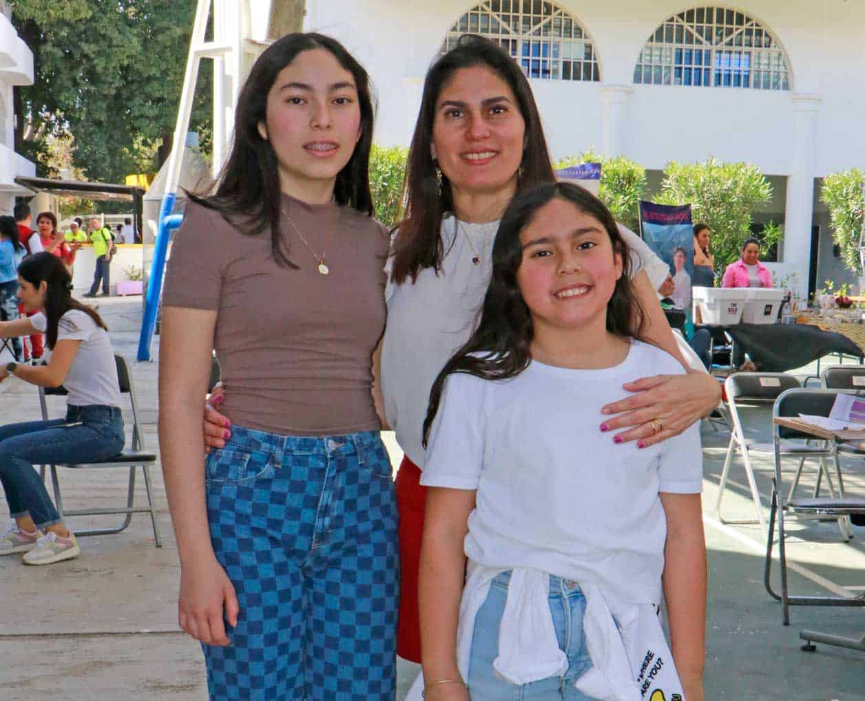 Paola con Aranza y Sabrina