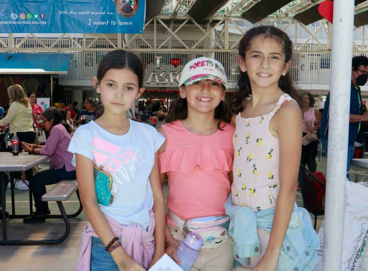 Macarena, Regina e Ine´s
