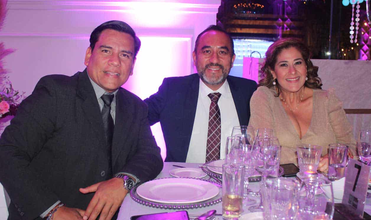 Gustosos asistieron