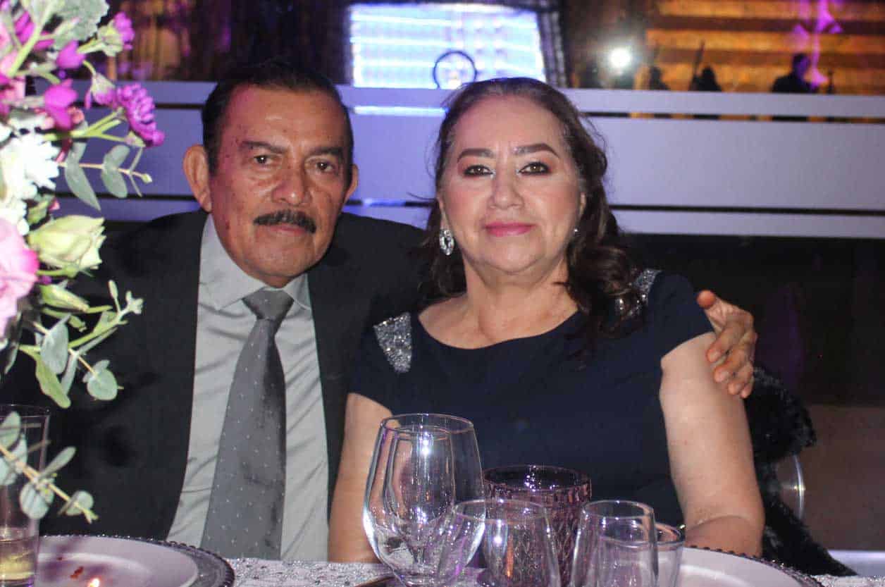 Roberto y Mari´a del Carmen