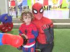 El cumplean~ero con Spiderman