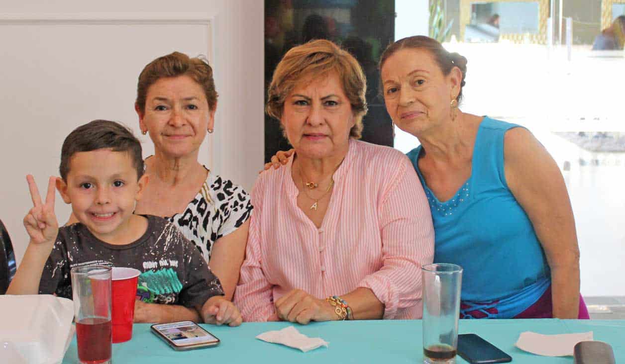Diego, Nena, Alicia y Beatriz