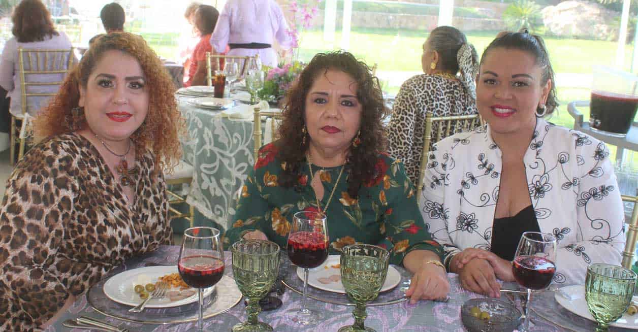 Rita, Sandra y Keni