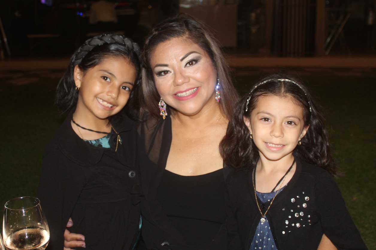 Araceli con Mari´a y Aranza