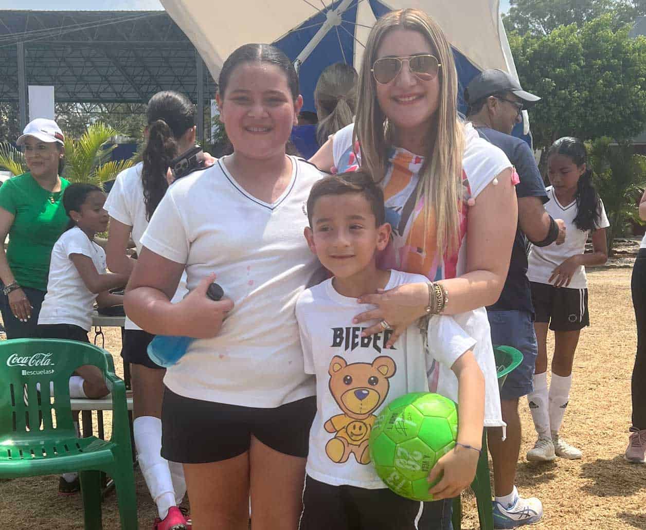 Andrea, Adriana y Rubén