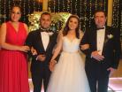 Acompan~ados de Isabel y Roberto, padrinos de la boda
