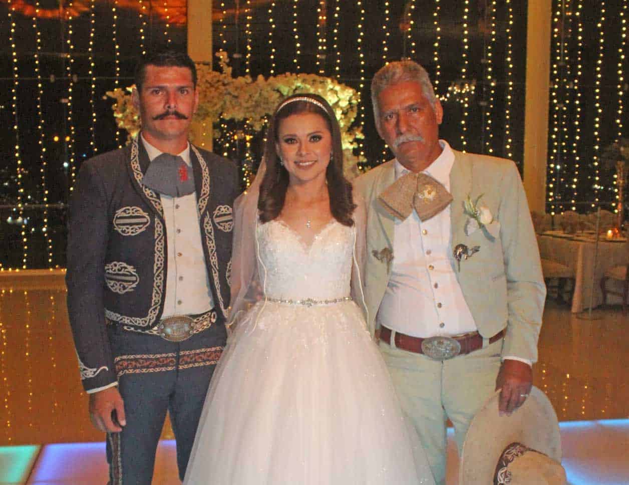 La novia con su hermano y su papa´
