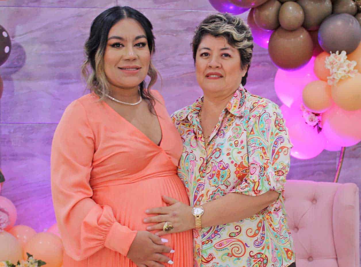Junto a su hermana Gisela