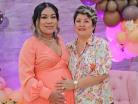 Junto a su hermana Gisela