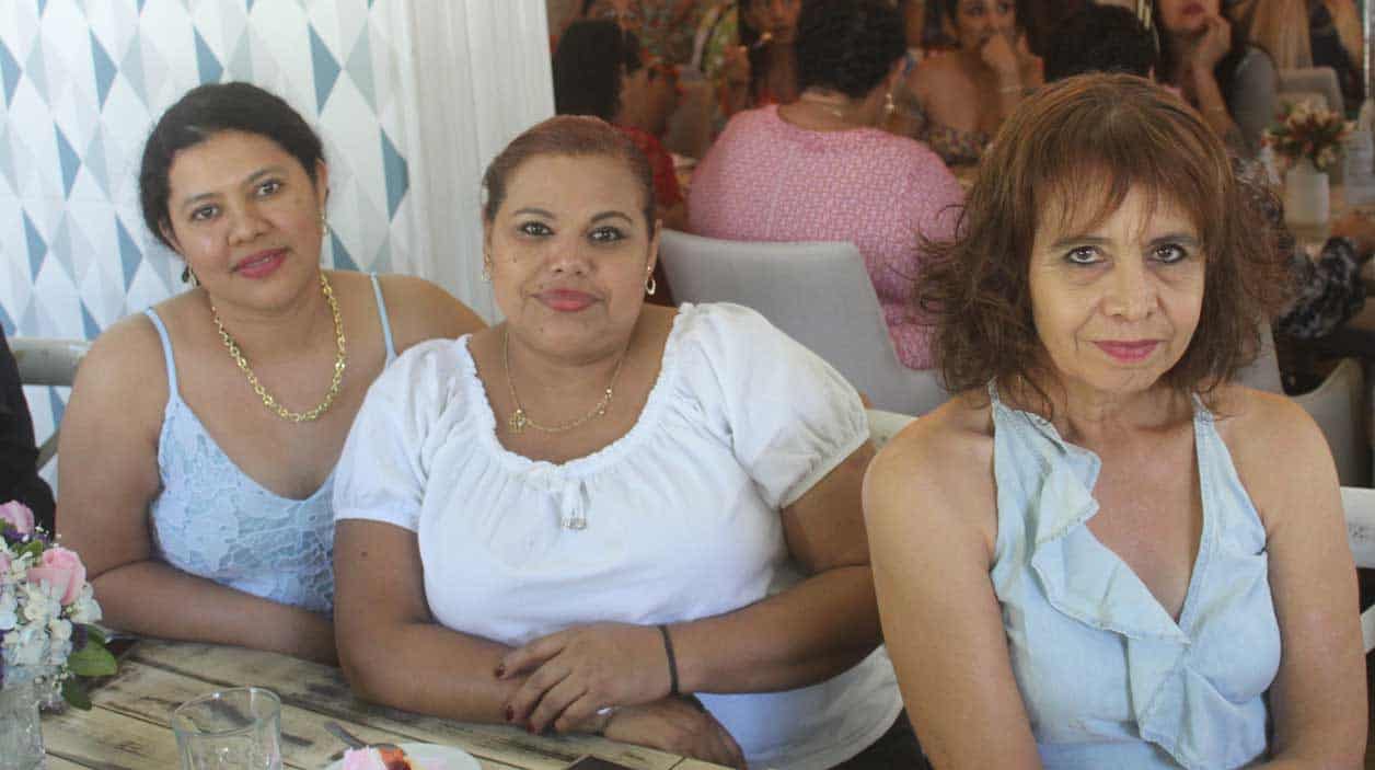Mari´a del Rosario, Guadalupe y Amedeth