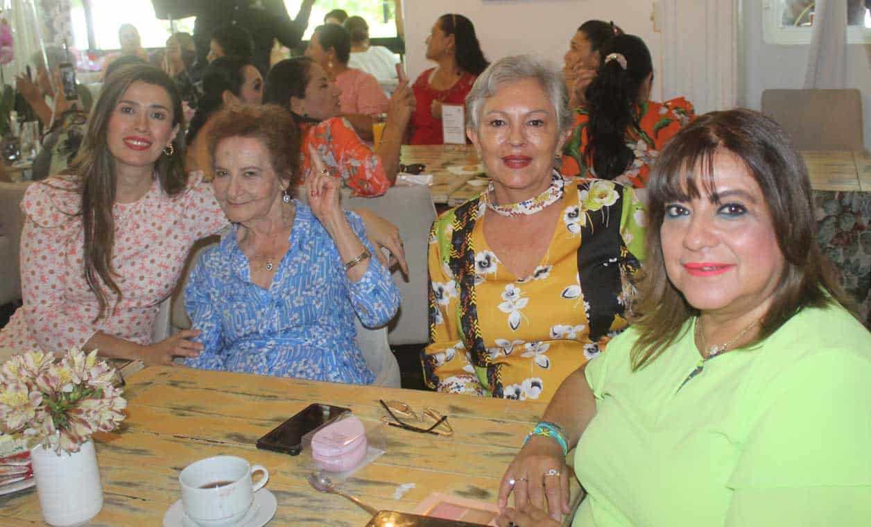 Alejandra, Dilery, Gloria y Adriana