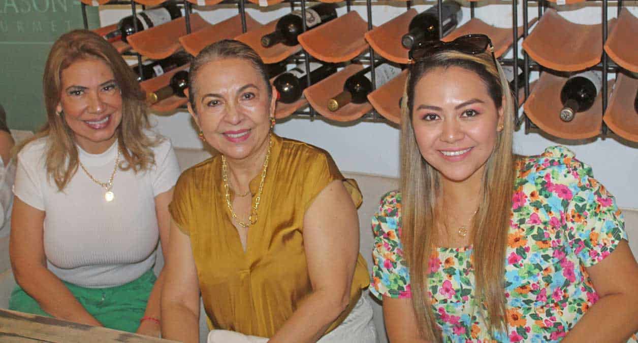 Ivonne, Lupita y Osiris