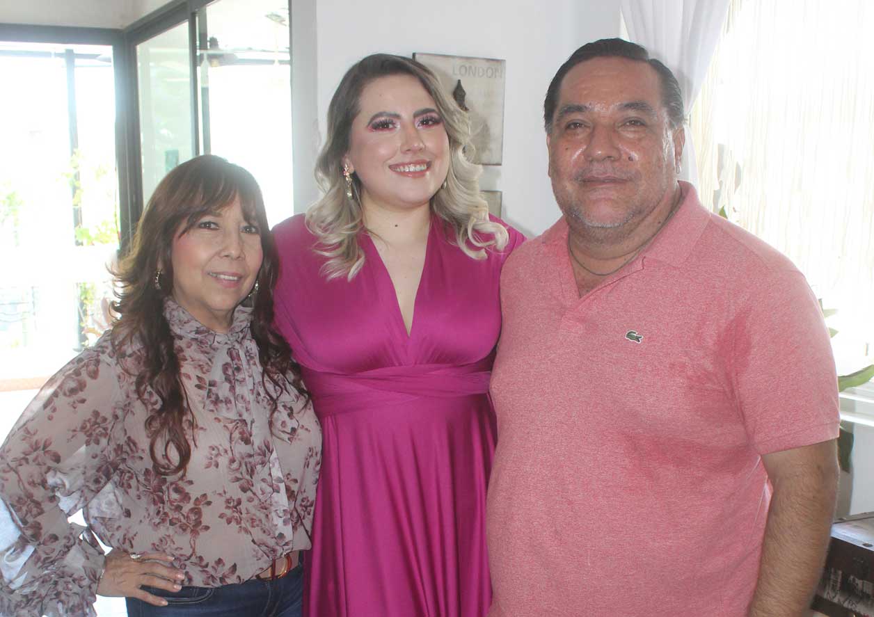 Montse junto a Lupita y Federico