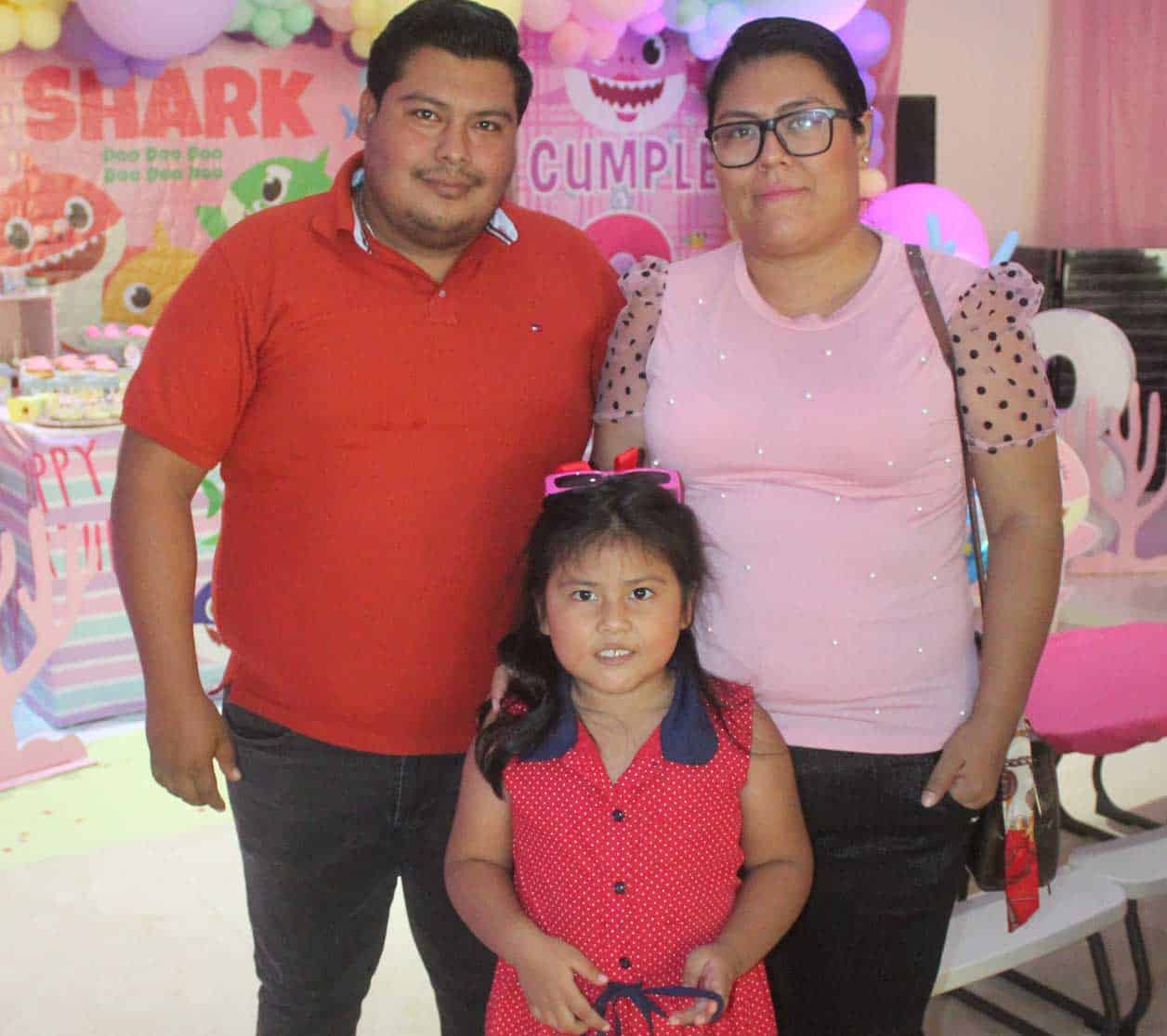 Daniel y Sadi con Paula Daniela