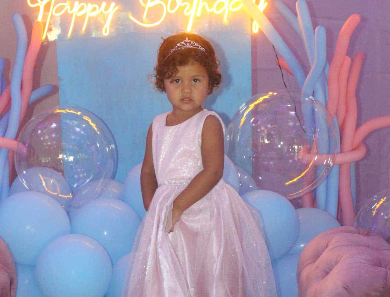 La cumpleañera, Scarlett Rubí