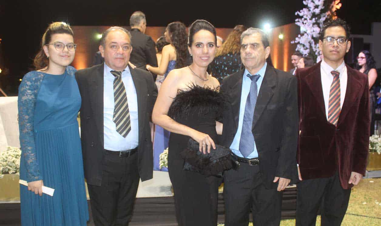 Elisa, Antonio, Matilde, Belisario y Leonardo
