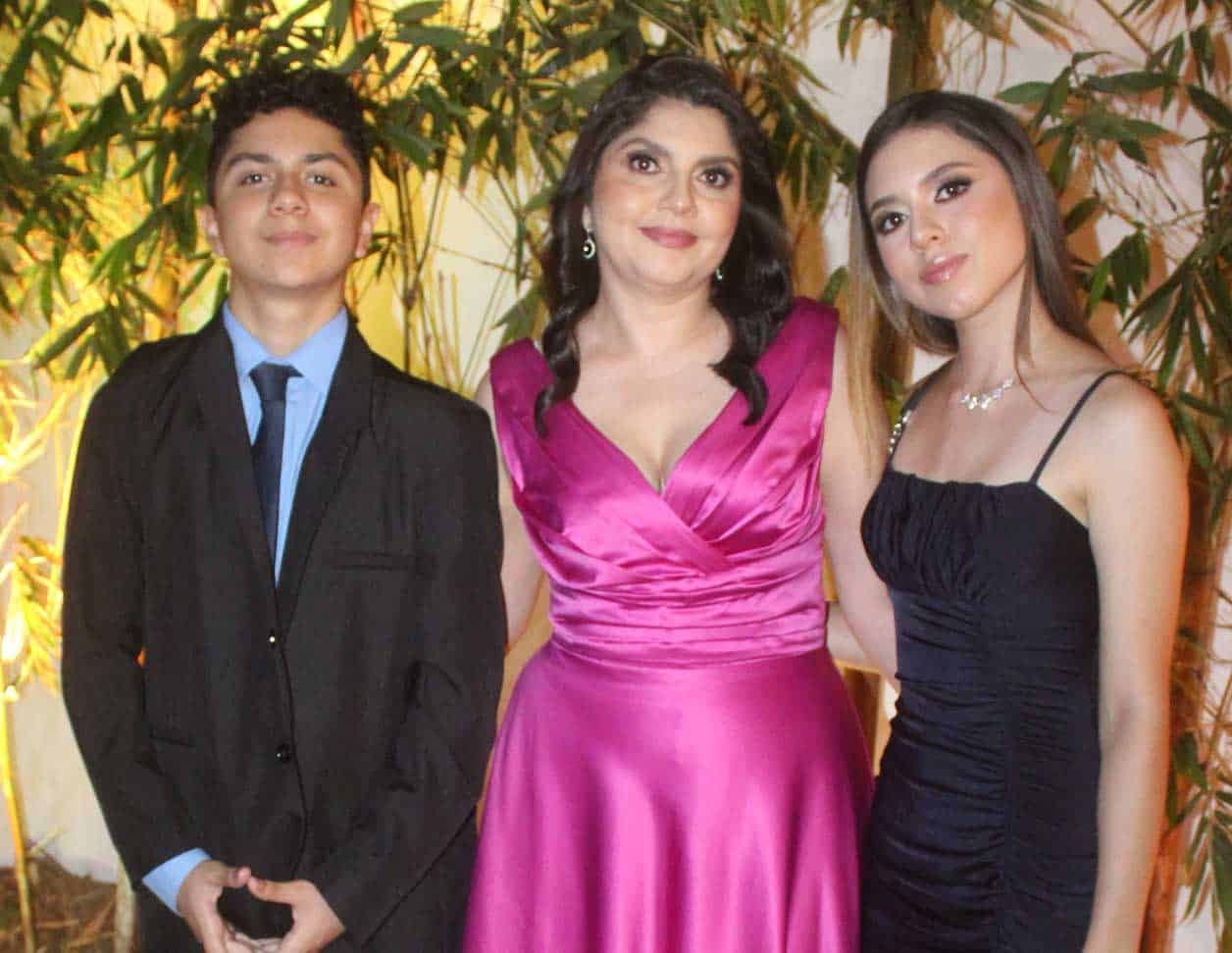 Adrian, Adriana y Fara